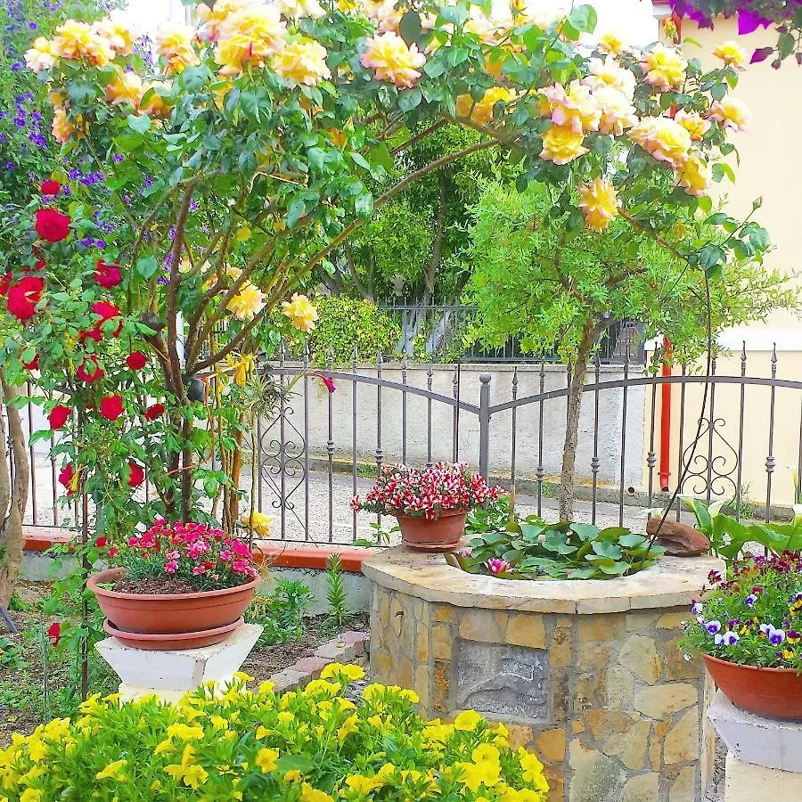 B&B Il Giardino Da Pina Tuili Oda ve Kahvaltı